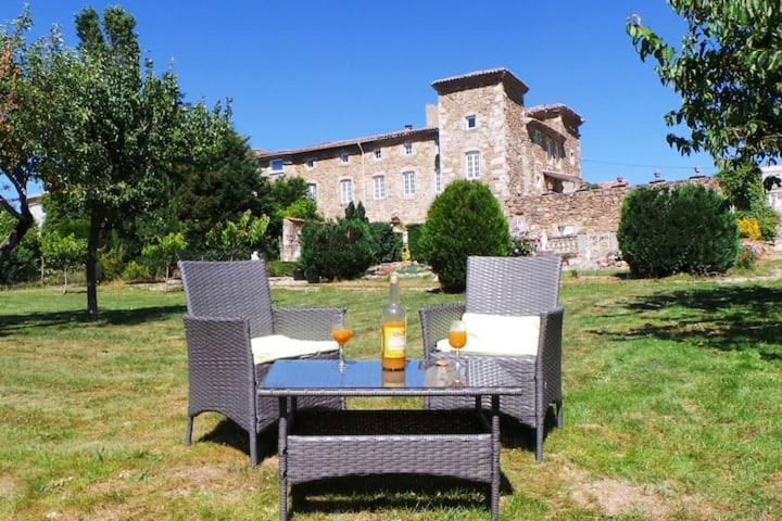 Gite Du Chateau Eclassan Exteriör bild