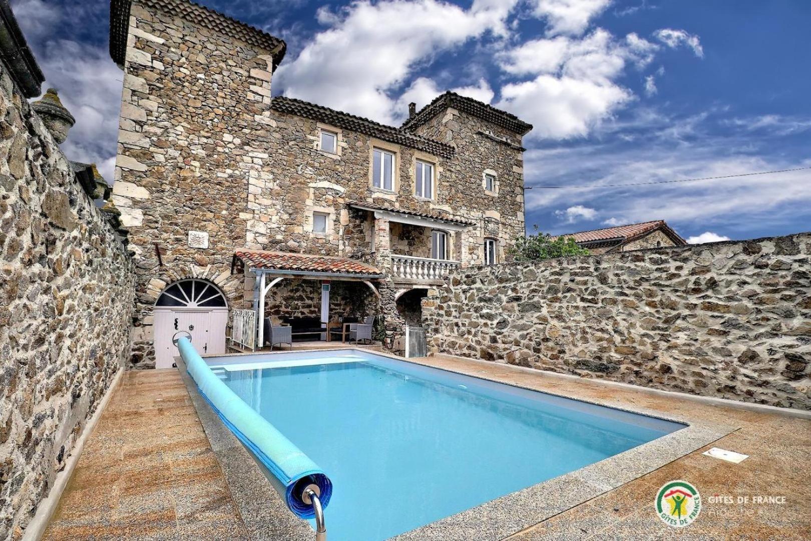 Gite Du Chateau Eclassan Exteriör bild